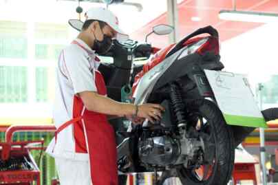 Foto: Kampas kopling salah satu komponen dalam susunan konstruksi mesin motor memiliki fungsi penting dalam penyaluran tenaga yang dihasilkan mesin.(Istimewa)