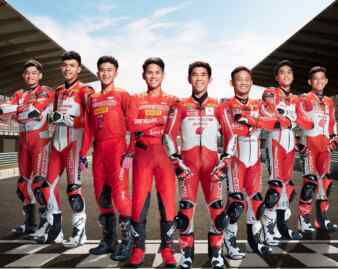 Foto: PT Astra Honda Motor memperkenalkan para pebalap binaan pada gelaran Indonesia International Motor Show 2023 (16/02). (Ki-ka - Marketing Director AHM Thomas Wijaya, Veda Ega Pratama, President Director AHM Keiichi Yasuda, Andi Gilang, Gerry Salim, Executive Vice President Director AHM Johannes Loman, Delvintor Alfarizi, Marketing Director AHM Tetsuya Komine).(Ist)