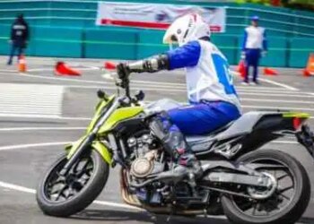 Postur Tubuh yang Tepat Dukung #Cari_Aman saat Berkendara
