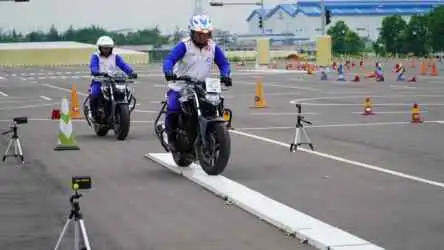 Foto: Instruktur Safety Riding Astra Honda Motor berlatih di AHM Safety Riding Park, Deltamas, Cikarang, Jawa Barat.(Ist)