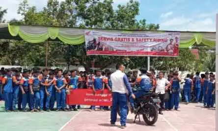 Foto: Pendekatan gaya milenial yang fun, kreatif dan edukatif, para peserta mendapatkan pembelajaran tentang berkendara aman.(Ist)