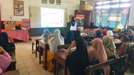 Foto: PT Indako Trading Coy menggelar aktivitas edukasi sejak dini kepada para pelajar SD N 020272 yang berlokasi di Jalan. Jawa, Damai, Kecamatan Binjai Utara.(Dok:ITC)