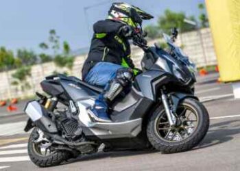 Tips Aman dari Ancaman Bahaya Blind Spot saat Naik Motor