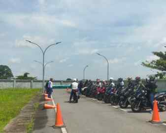 Foto: Edukasi safety riding berlangsung di pusat pelatihan keselamatan berkendara, Indako Safety Riding Centre (ISRC) di Jalan Sakura Medan.(Ist)