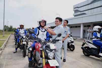 Foto: PT Astra Honda Motor (AHM) menandatangani perjanjian kerja sama (MoU) dengan PT Jasa Raharja untuk bersinergi mengembangkan program keselamatan berkendara di Tanah Air.(Ist)