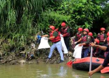 Tak Lelah Suarakan ‘Bersih’, KSI Kini Susur Sungai Babura