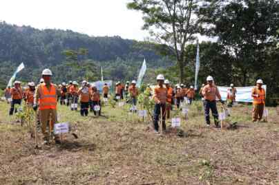 Foto: PT Agincourt Resources, pengelola Tambang Emas Martabe, mengadakan penanaman pohon sebanyak 130 bibit pohon saat Pembukaan Hari Lingkungan Hidup Sedunia pada Senin (5/6/2023). (Dok: PTAR)