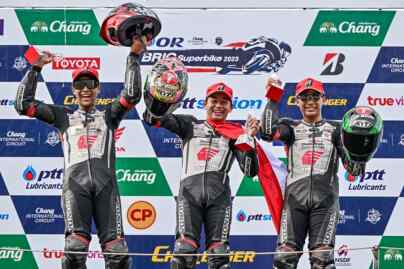 Foto: Decksa Almer Alfarezel meraih podium tertinggi pada dua race di seri ke-4 ajang balap Honda Thailand Talent Cup (TTC) 2023.(Ist)