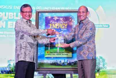 Foto: Arcandra Tahar Ph.D, Komisaris Utama PT Perusahaan Gas Negara Tbk (PGN) Rabu (05/07/2023) merilis bukunya berjudul “Public Interest in Energy Sector”. (Dok:PGN)
