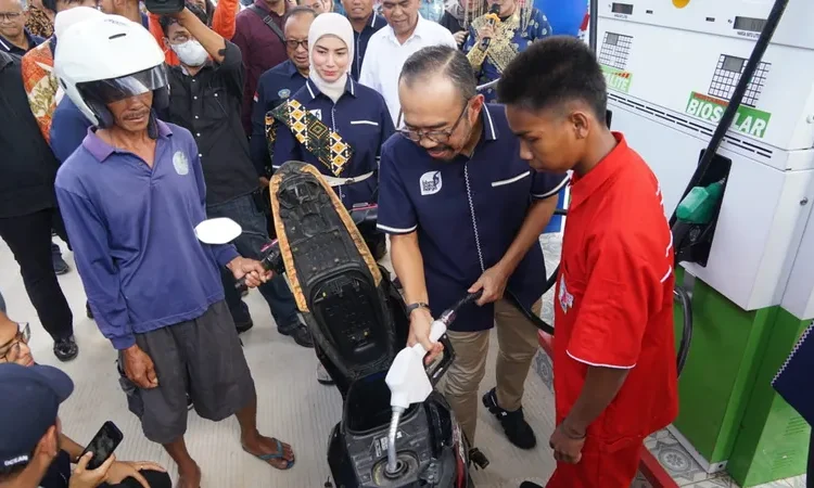 Foto: BPH Migas dan PT Pertamina Patra Niaga meresmikan lembaga penyalur bahan bakar minyak, melalui Program BBM Satu Harga di Bunguran Utara, Natuna pada Kamis (24/8).(Dok:Pertamina Sumbagut/Imam)
