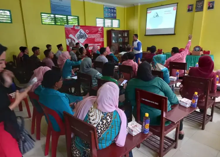 Foto: PT Indako Trading Coy menggandeng para guru dan staff administrasi Yayasan Musda yang beralamat di Jl. Medan-Tebing Tinggi, Tualang, Kecamatan Perbaungan, Kabupaten Serdang Bedagai (Sergai).(Ist)