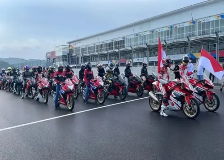 Foto: Seorang bikers anggota komunitas Honda dan seorang vlogger otomotif asal Medan mengikuti ajang CBR Track Day 2023 Exclusive Riding Experience di Mandalika International Circuit selama 3 hari mulai 1 s/d 3 September 2023.(Ist)
