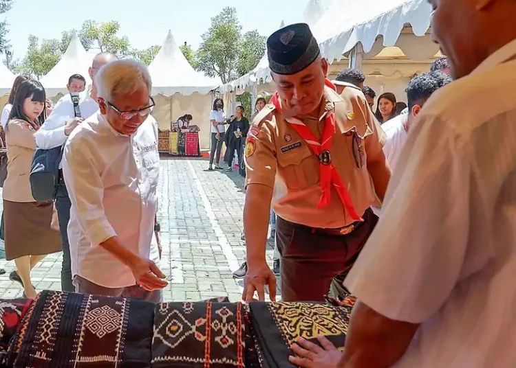Foto: Indosat Dorong Inklusi Digital ke Indonesia Timur