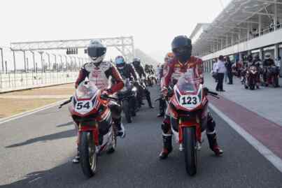 Foto: AHM menghadirkan CBR Track Day 2023 yang menawarkan sensasi pengalaman berkendara membanggakan di Pertamina Mandalika International Street Circuit (Sirkuit Mandalika). Para bikers yang tergabung dalam komunitas dan pecinta sepeda motor Honda berkesempatan merasakan sensasi memacu adrenalin, Minggu (3/9).(Ist)