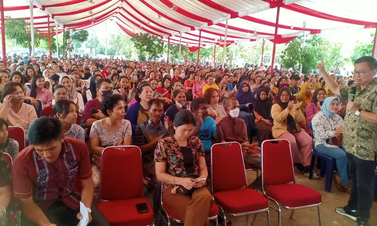 Foto: 9 Tahun Jadi Anggota DPR, Sofyan Tan Bantu 416.69 Siswa Kurang Mampu Terima PIP