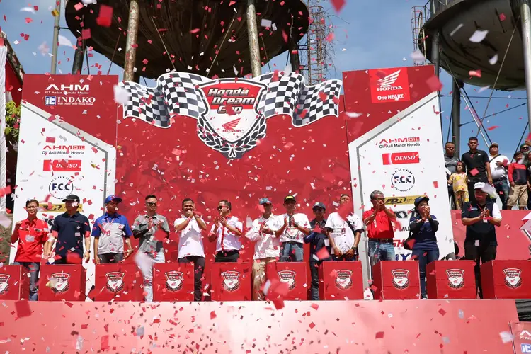 Foto: Honda Dream Cup ajang balap bergengsi merupakan wujud nyata dari upaya dukungan motor Honda terhadap olahraga balap Sumatera Utara.(Ist)