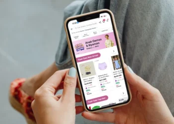 Intip Ide Kelengkapan Baju Anak di Musim Hujan ala Tokopedia