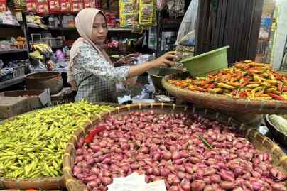 Foto: Bawang merah dijual di pasar.