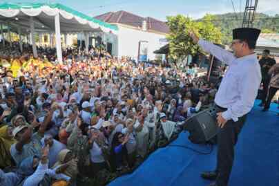 Foto: Capres nomor urut 1 Anies Baswedan berkampanye di Tapanuli Tengah, Jumat (12/1/2024).