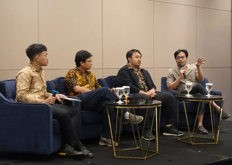 Foto: pemasangan baliho