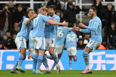 Foto: Selebrasi Oscar Bob setelah cetak gol kemenangan Manchester City dalam pertandingan Liga Premier Inggris lawan Newcastle United di Stadion St James Park pada 14 Januari 2024.
