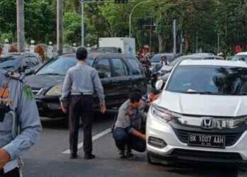 Kempesi ban mobil