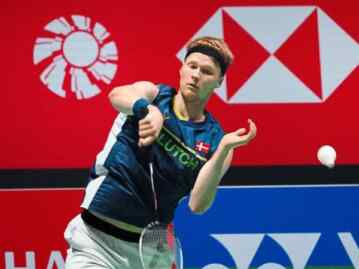 Foto: Anders Antonsen meraih gelar juara di Malaysia Open 2024.