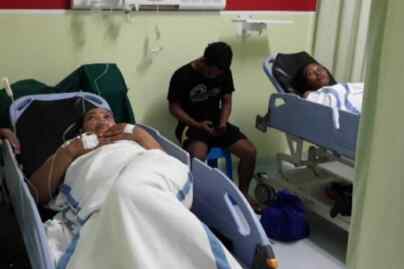 Foto: Dua korban dirawat di rumah sakit.