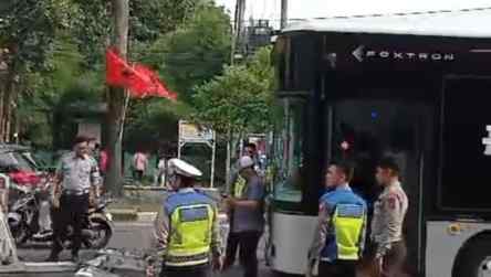 Foto: Bus listrik mogok
