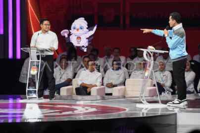 Foto: Cawapres Gibran Rakabuming Raka menyampaikan pandangannya saat Debat Keempat Pilpres 2024 di Jakarta Convention Center (JCC), Jakarta, Minggu (21/1/2024).