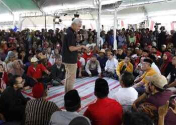 Ganjar Janji Hapuskan Utang Petani dan Nelayan