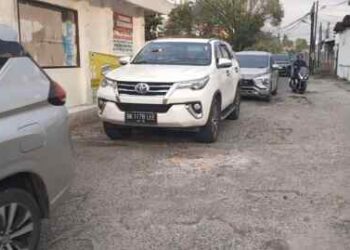 Jalan Ade Irma Suryani Medan Rusak, Warga Resah