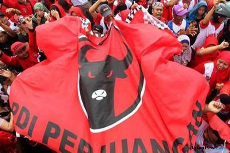 Foto: Elektabilitas PDIP dibayang-bayangi Gerindra dan Golkar.