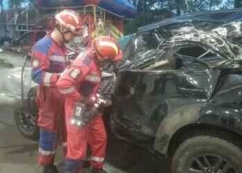Fortuner Tabrak Truk di Tol, Dua Orang Tewas