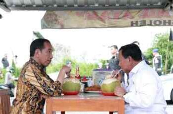 Makan bakso bareng
