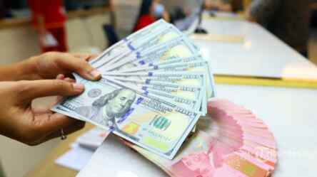 Foto: Rupiah berada di level Rp15.844 per dolar AS pada Jumat (26/1) pagi. Mata uang Garuda melemah 18,5 poin atau 0,12 persen dari perdagangan sebelumnya.