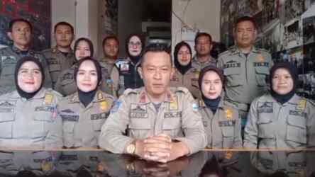 Foto: Satpol PP yang melakukan deklarasi dukungan terhadap Cawapres nomor urut 02 Gibran Rakabuming Raka.
