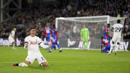 Foto: Selebrasi Pedro Porro setelah mencetak gol untuk Tottenham Hotspur dalam pertandingan Piala FA lawan Burnley di Tottenham Hotspur Stadium, Sabtu (06/1/2024).