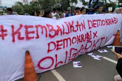 Foto: Gelar Demo, Mahasiswa Bakar Foto Jokowi