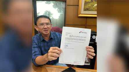 Foto: Basuki Tjahaja Purnama alias Ahok mundur dari Komisaris Utama Pertamina.