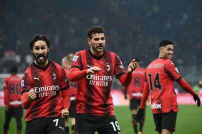 Foto: Pemain AC Milan Theo Hernandez, Yacine Adli dan Olivier Giroud melakukan selebrasi.