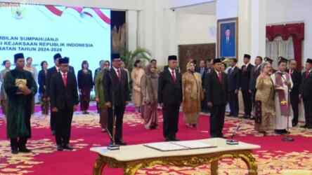 Foto: Presiden Joko Widodo melantik sembilan orang anggota Komisi Kejaksaan RI masa jabatan 2024-2028.
