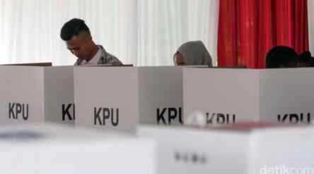 Foto: Simulasi pemilihan di TPS.