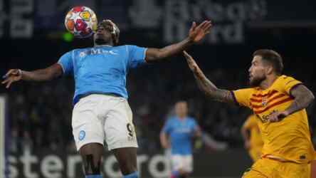 Foto: Victor Osimhen gagalkan kemenangan Barcelona di leg pertama 16 besar Liga Champions.