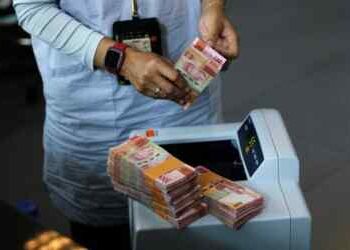 Rupiah Jatuh, Harga Emas Naik