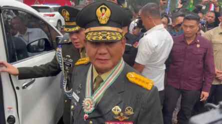 Foto: Kenaikan pangkat Prabowo sesuai dengan Keppres Nomor 13/TNI/Tahun 2024 tanggal 21 Februari 2024 Tentang Penganugerahan Pangkat secara istimewa berupa Jenderal TNI Kehormatan.