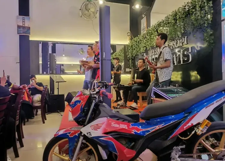 Foto: rayakan ultah
