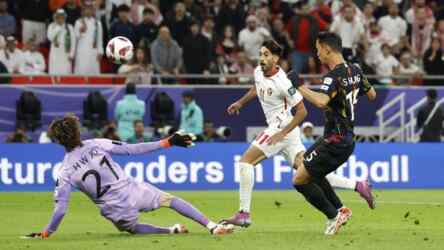 Foto: Yazan Al Naimat mencetak satu gol ke gawang Korea Selatan di semifinal Piala Asia 2023.