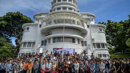 Foto: Direktur Eksekutif Lokataru Foundation Delpedro Marhaen mengkritik kabinet Jokowi yang melabeli seruan demokrasi dari civitas akademika sebagai partisan.