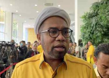 Ngabalin: Jokowi Tak Gabung Golkar!